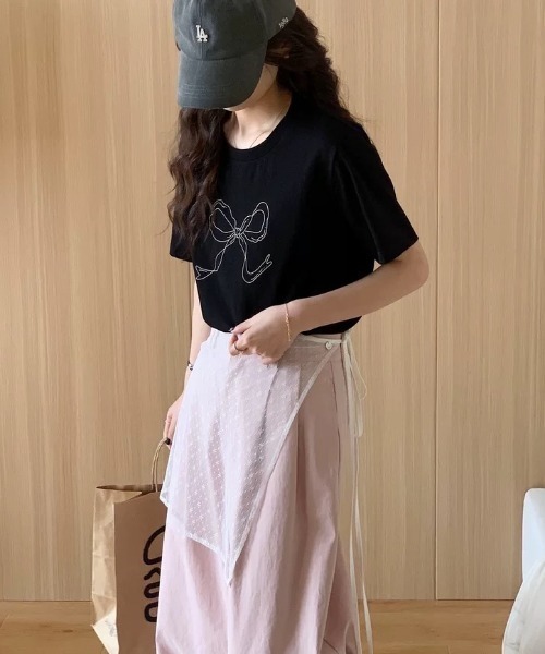 Sibra(シブラ)の「リボンプリントTシャツ(Tシャツ/カットソー・レディース・ブラック/ホワイト・M)」の14枚目の写真