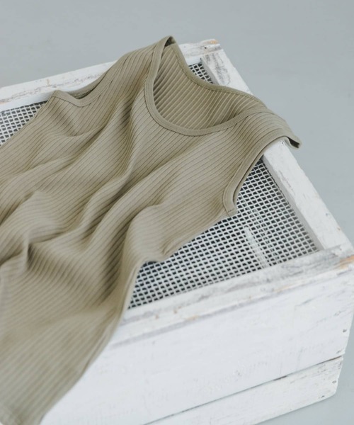 ITEMS URBANRESEARCH(アイテムズ アーバンリサーチ)の「トタンテレコタンクトップ(タンクトップ・レディース・カーキ/グレー系その他/オフホワイト/ホワイト系その他・FREE)」の8枚目の写真