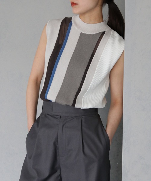 &g'aime（アンジェム）の「【&g’aime】シアー切替配色スリーブレスニット（ニット/セーター・レディース・ブラック/グレイッシュベージュ/チャコールグレー・FREE）」の3枚目の写真