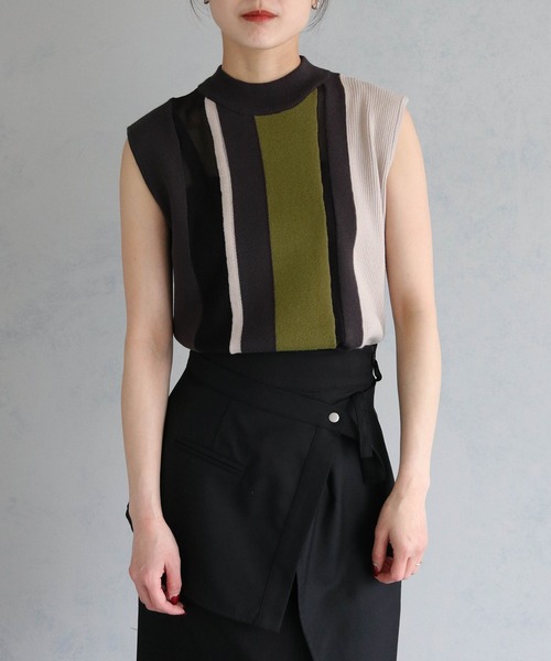 &g'aime（アンジェム）の「【&g’aime】シアー切替配色スリーブレスニット（ニット/セーター・レディース・ブラック/グレイッシュベージュ/チャコールグレー・FREE）」の2枚目の写真