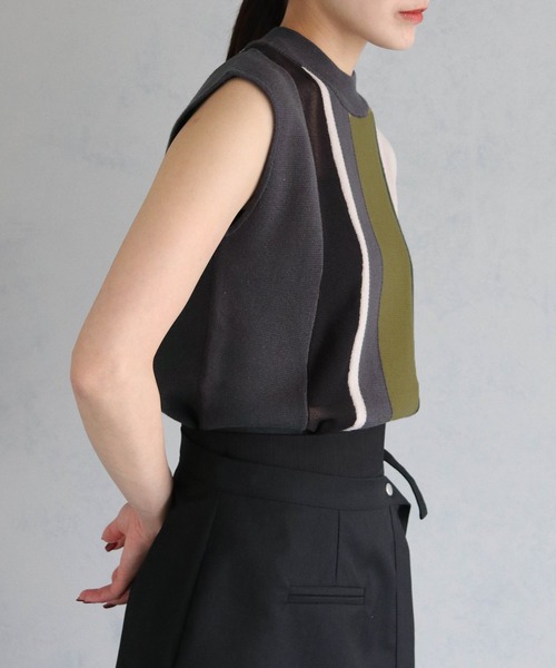 &g'aime（アンジェム）の「【&g’aime】シアー切替配色スリーブレスニット（ニット/セーター・レディース・ブラック/グレイッシュベージュ/チャコールグレー・FREE）」の16枚目の写真