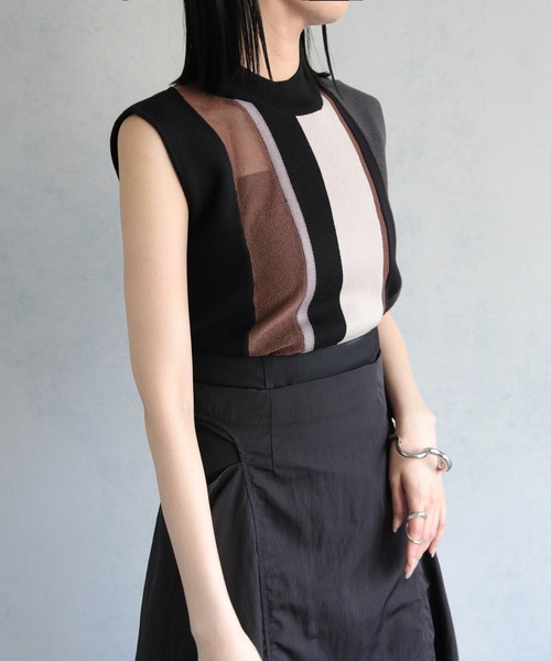 &g'aime（アンジェム）の「【&g’aime】シアー切替配色スリーブレスニット（ニット/セーター・レディース・ブラック/グレイッシュベージュ/チャコールグレー・FREE）」の6枚目の写真
