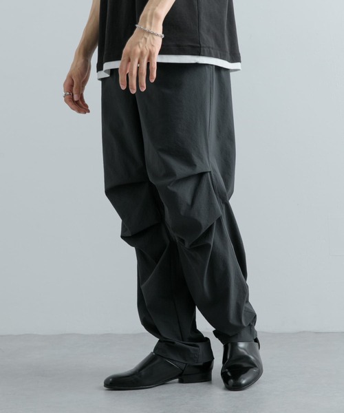 SENSE OF PLACE by URBAN RESEARCH（センスオブプレイスバイアーバンリサーチ）の「トラックスラックスパンツ（スラックス・メンズ・チャコールグレー/ライトグレー・MEDIUM/LARGE）」の8枚目の写真