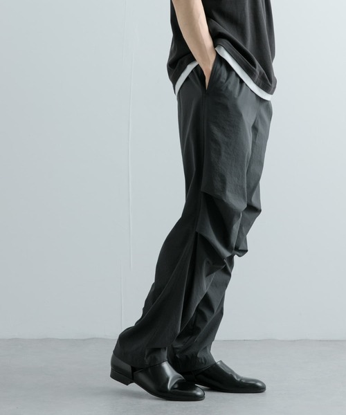 SENSE OF PLACE by URBAN RESEARCH（センスオブプレイスバイアーバンリサーチ）の「トラックスラックスパンツ（スラックス・メンズ・チャコールグレー/ライトグレー・MEDIUM/LARGE）」の4枚目の写真