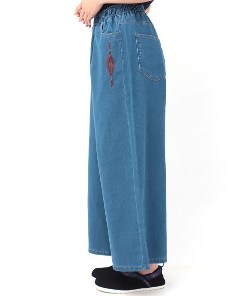 チチカカ(チチカカ)の「デニムバギーパンツ(デニムパンツ・レディース・ブルー/ブラック・MEDIUM/LARGE)」の8枚目の写真