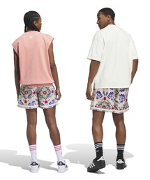 adidas（アディダス）の「adidas Originals ALL OVERPRINT SHORTS（アディダス 総柄プリントショーツ（ジェンダーニュートラル））（その他パンツ・メンズ）」