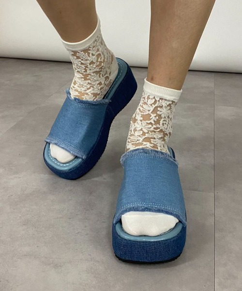 Vipoa(ヴィポア)の「フリンジデニム厚底サンダル(サンダル・レディース・ブラック/ブルー・SMALL/MEDIUM/LARGE)」の20枚目の写真