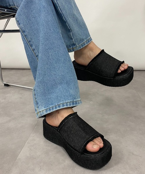 Vipoa(ヴィポア)の「フリンジデニム厚底サンダル(サンダル・レディース・ブラック/ブルー・SMALL/MEDIUM/LARGE)」の9枚目の写真