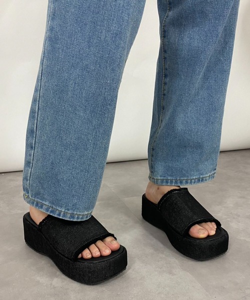 Vipoa(ヴィポア)の「フリンジデニム厚底サンダル(サンダル・レディース・ブラック/ブルー・SMALL/MEDIUM/LARGE)」の13枚目の写真