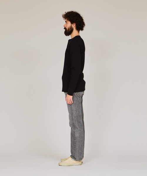 HANES(ヘインズ)の「【Hanes/ヘインズ】メンズ ロングスリーブヘンリーネック(Tシャツ/カットソー・メンズ・ホワイト/ブラック・LARGE/MEDIUM/SMALL/X-LARGE)」の7枚目の写真