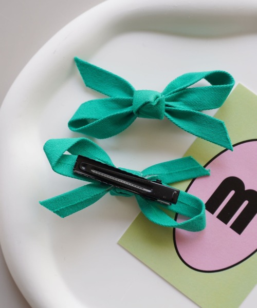 Bambin（ボンバン）の「【 Bambin / ボンバン 】 カラー リボン ヘアクリップ 《 2個セット 》（ヘアピン・キッズ・ピンク/ライム/グリーン/アイボリー/ブラック/パープル・FREE）」の11枚目の写真