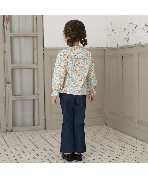 KP（ケーピー）の「ビッグカラーコスモス柄ブラウス(100～150)（シャツ/ブラウス・キッズ・ブルー/オレンジ・140cm/130cm/120cm/110cm）」の4枚目の写真