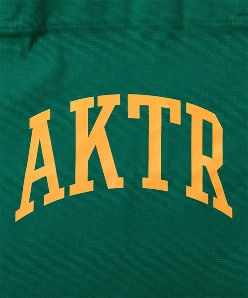 AKTR(アクター)の「AKTR COLLEGE LOGO BIG TOTE(アクター カレッジ ロゴ ビッグ トート)(トートバッグ・メンズ・グリーン/ブラック/ホワイト・FREE)」の7枚目の写真