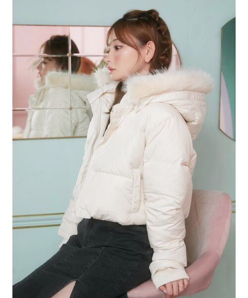 EATME（イートミー）の「フードダウンブルゾン（ブルゾン・レディース・アイボリー/ブラック/ピンク・FREE）」の4枚目の写真