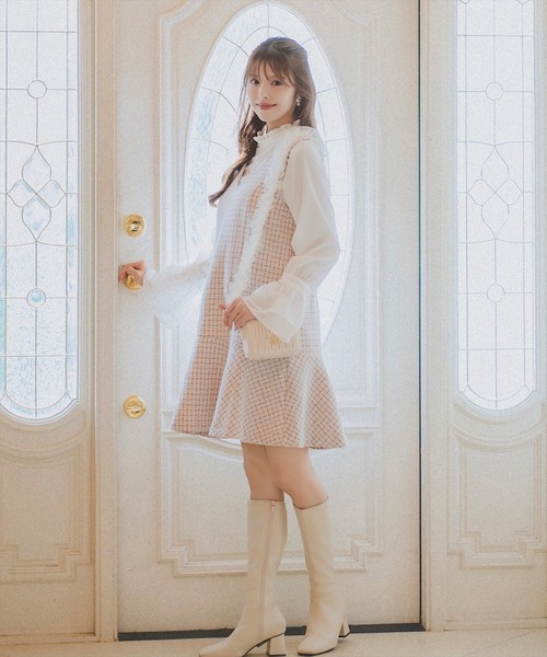 SWINGLE（スウィングル）の「ミニフリルスタンドネックフレアスリーブブラウス（シャツ/ブラウス・レディース・ブラック/オフホワイト/ボルドー・FREE）」の4枚目の写真