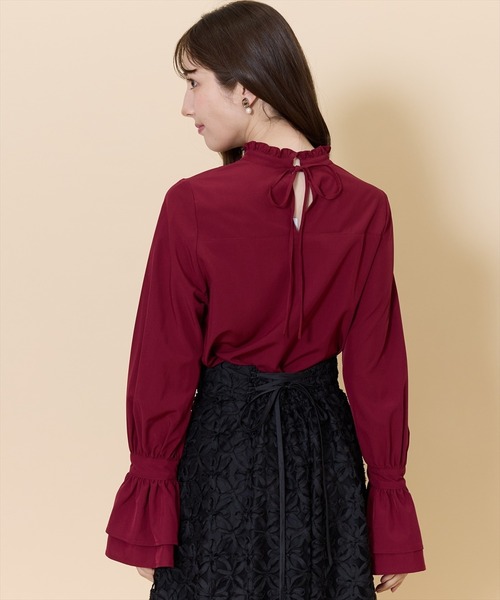 SWINGLE（スウィングル）の「ミニフリルスタンドネックフレアスリーブブラウス（シャツ/ブラウス・レディース・ブラック/オフホワイト/ボルドー・FREE）」の8枚目の写真