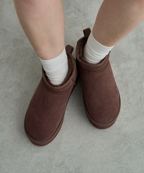 WEGO（ウィゴー）の「WEGO/厚底ショートフェイクムートンブーツ（ブーツ・レディース・ベージュ/ブラウン/ライトベージュ/ブラック/グレー・SMALL/MEDIUM/LARGE/X-LARGE）」の4枚目の写真