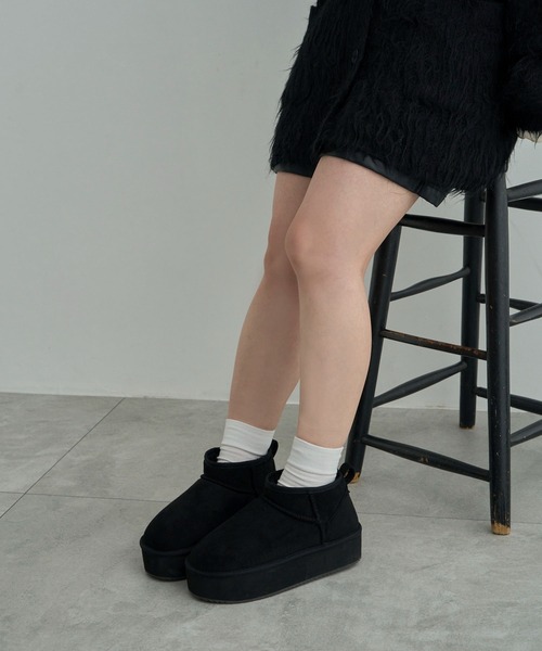 WEGO（ウィゴー）の「WEGO/厚底ショートフェイクムートンブーツ（ブーツ・レディース・ベージュ/ブラウン/ライトベージュ/ブラック/グレー・SMALL/MEDIUM/LARGE/X-LARGE）」の6枚目の写真