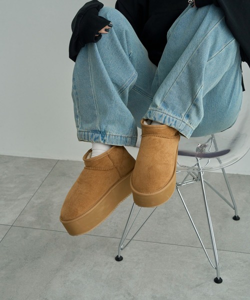 WEGO（ウィゴー）の「WEGO/厚底ショートフェイクムートンブーツ（ブーツ・レディース・ベージュ/ブラウン/ライトベージュ/ブラック/グレー・SMALL/MEDIUM/LARGE/X-LARGE）」の12枚目の写真