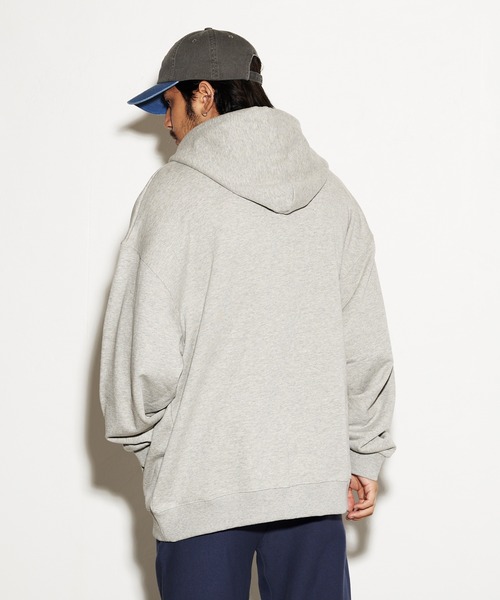 FRUIT OF THE LOOM（フルーツオブザルーム）の「FRUIT OF THE LOOM HIGH QUALITY LOGO HOODIE（パーカー・メンズ・ブラック/ネイビー・L/M/XL）」の5枚目の写真