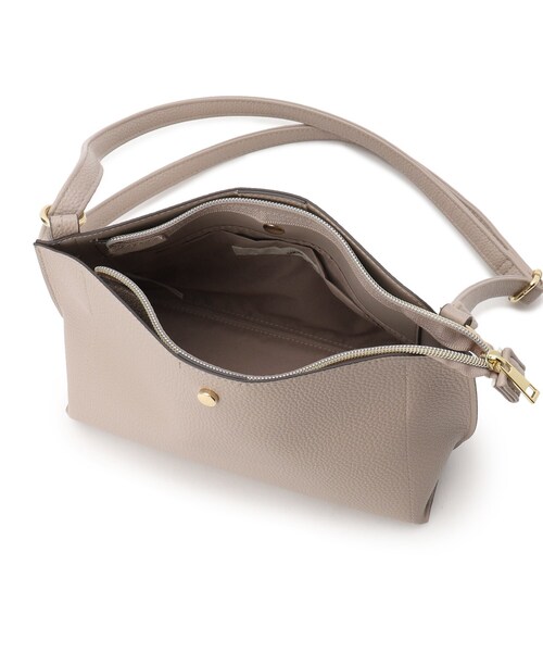 SHOO・LA・RUE（シューラルー）の「◆【軽量】ペットボトルもすっぽり入る ふわっと軽い 横長ショルダーバッグ（ショルダーバッグ・レディース・ベージュ/ワインレッド/ブラック/グレー・00）」の13枚目の写真