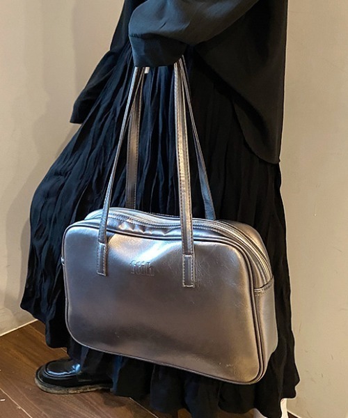 tolene(トレネ)の「フェイクレザー シンプル スクエア ハンドバッグ(ハンドバッグ・レディース・ブラック/グレー・ONE SIZE)」の5枚目の写真
