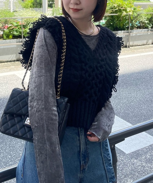 VIS（ビス）の「【WEB/一部店舗限定】編地切り替えフリンジループニットベスト（ベスト・レディース・ライトグレー/ブラック/キナリ・FREE）」の8枚目の写真