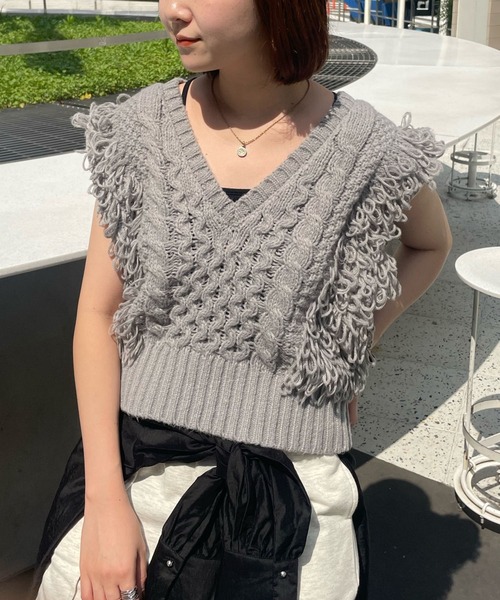 VIS（ビス）の「【WEB/一部店舗限定】編地切り替えフリンジループニットベスト（ベスト・レディース・ライトグレー/ブラック/キナリ・FREE）」の9枚目の写真