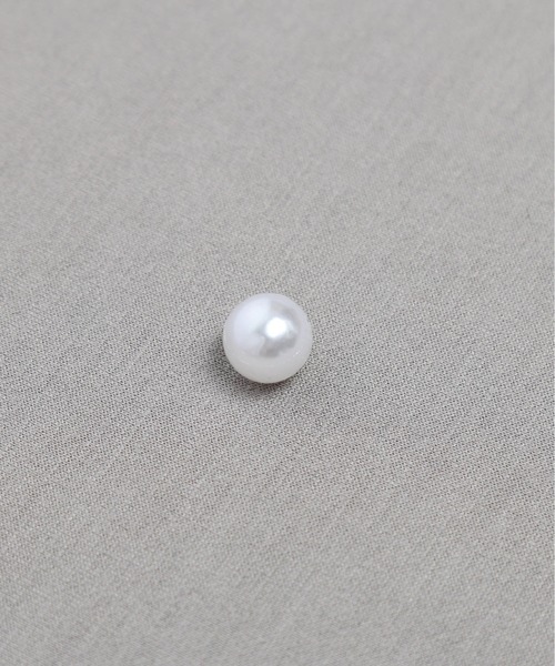 AMELY(エミリー)の「パールモチーフペプラムトップス(Tシャツ/カットソー・レディース・グレイッシュベージュ/ブラック/ホワイト・フリー)」の6枚目の写真