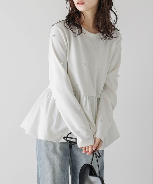 AMELY(エミリー)の「パールモチーフペプラムトップス(Tシャツ/カットソー・レディース・グレイッシュベージュ/ブラック/ホワイト・フリー)」の16枚目の写真