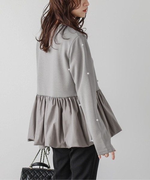 AMELY(エミリー)の「パールモチーフペプラムトップス(Tシャツ/カットソー・レディース・グレイッシュベージュ/ブラック/ホワイト・フリー)」の22枚目の写真