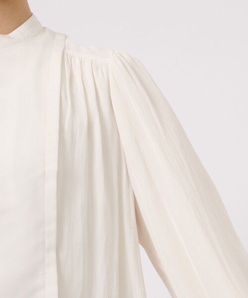 UNITED TOKYO（ユナイテッドトウキョウ）の「エイミーギャザーブラウス｜ウォッシャブル/透け防止（シャツ/ブラウス・レディース・ブラック/アイボリー/ブルー・FREE）」の9枚目の写真