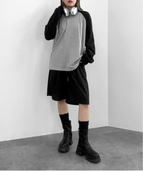 Y2K 良配色　GAP ギャップ　ラグラン　ロンT ラグランロンTスタイルのスタイリング | Gap公式オンラインストア