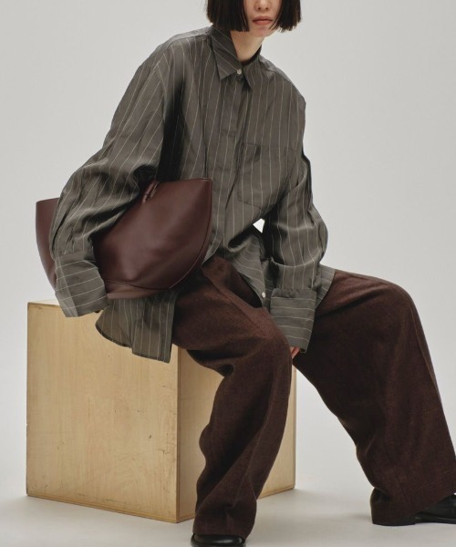 TODAYFUL(トゥデイフル)の「TODAYFUL Ecoleather Round Bag エコレザーラウンドバッグ/12511012(トートバッグ・レディース・ブラック/バーガンディー・ONE SIZE)」の8枚目の写真