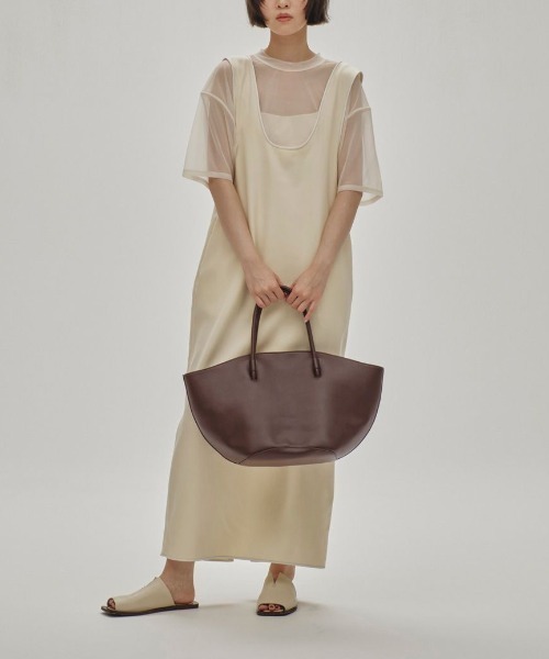 TODAYFUL(トゥデイフル)の「TODAYFUL Ecoleather Round Bag エコレザーラウンドバッグ/12511012(トートバッグ・レディース・ブラック/バーガンディー・ONE SIZE)」の6枚目の写真