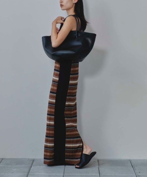 TODAYFUL(トゥデイフル)の「TODAYFUL Ecoleather Round Bag エコレザーラウンドバッグ/12511012(トートバッグ・レディース・ブラック/バーガンディー・ONE SIZE)」の17枚目の写真