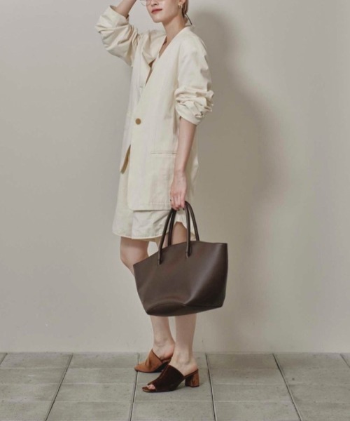 TODAYFUL(トゥデイフル)の「TODAYFUL Ecoleather Round Bag エコレザーラウンドバッグ/12511012(トートバッグ・レディース・ブラック/バーガンディー・ONE SIZE)」の21枚目の写真