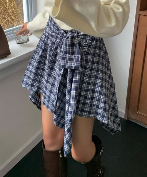 Grandeir(グランディール)の「アシンメトリーチェック柄フレアミニスカート(スカート・レディース・ネイビー/イエロー・MEDIUM)」の7枚目の写真