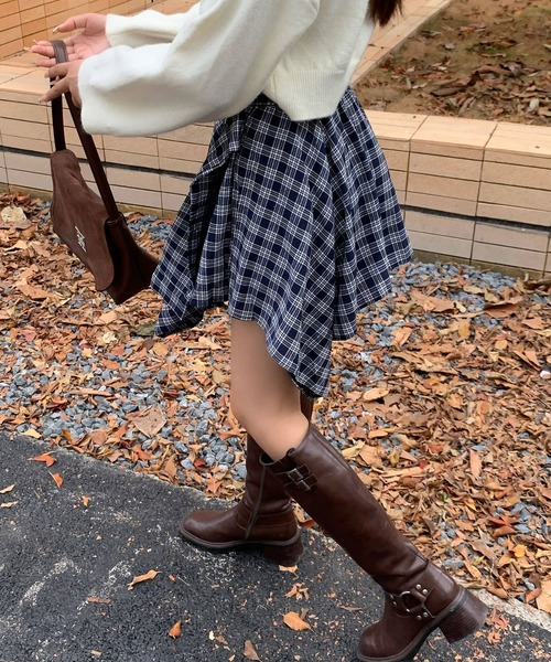 Grandeir(グランディール)の「アシンメトリーチェック柄フレアミニスカート(スカート・レディース・ネイビー/イエロー・MEDIUM)」の6枚目の写真