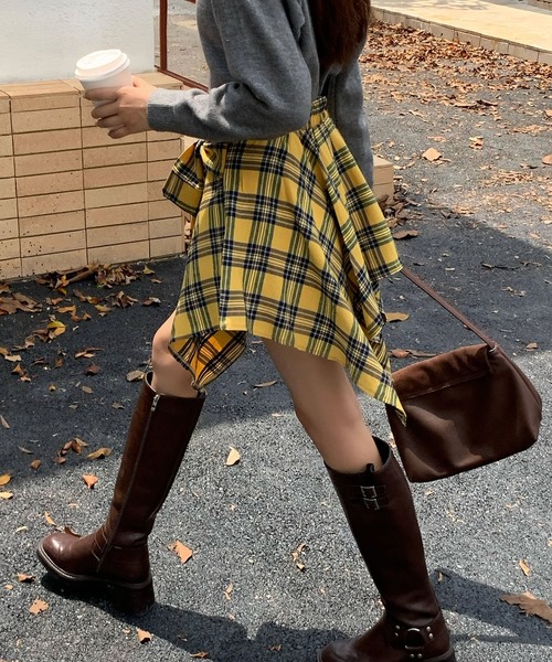 Grandeir(グランディール)の「アシンメトリーチェック柄フレアミニスカート(スカート・レディース・ネイビー/イエロー・MEDIUM)」の14枚目の写真
