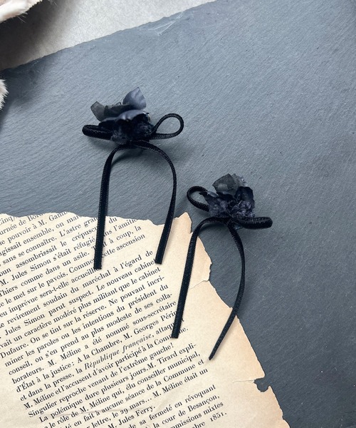 m.soeur(エムスール)の「ベルベットリボンのイヤリング(イヤリング・レディース・ブラック/グレー/ホワイト/ピンク・FREE)」の3枚目の写真