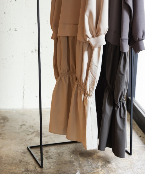 セール】【Sサイズあり】異素材ドッキングギャザーワンピース