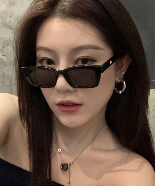 Vipoa(ヴィポア)の「スモールフレーム スクエアサングラス(サングラス・レディース・ブラック・FREE)」の4枚目の写真