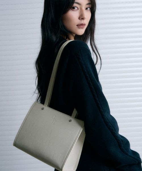 ショルダーバッグ・ポシェット Bolted Square Shoulder Bag LEATHERY☆Bolted Square Shoulder Bag (ショルダーバッグ