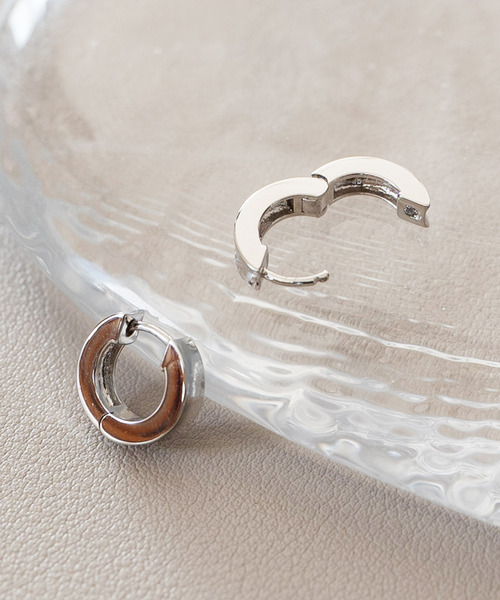 Senti(センティ)の「SENTI センティ / HOLLOW EARRINGS シルバー925ホローアーチフープピアス / 4510(ピアス(両耳用)・メンズ・シルバー/ゴールド・FREE)」の2枚目の写真