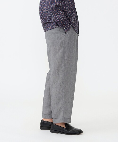 BEAMS PLUS(ビームスプラス)の「2プリーツ リネン チェック トラウザーズ(スラックス・メンズ・ブラウン/グレー・S/L/M)」の7枚目の写真