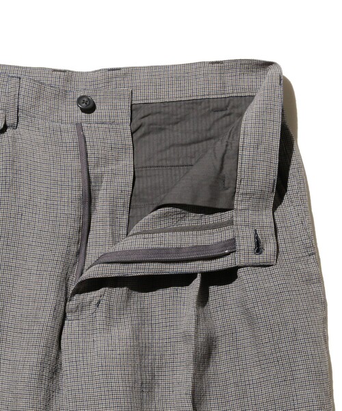BEAMS PLUS(ビームスプラス)の「2プリーツ リネン チェック トラウザーズ(スラックス・メンズ・ブラウン/グレー・S/L/M)」の10枚目の写真