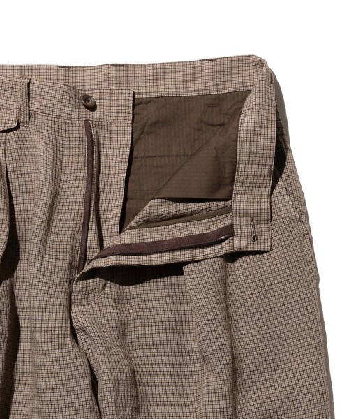BEAMS PLUS(ビームスプラス)の「2プリーツ リネン チェック トラウザーズ(スラックス・メンズ・ブラウン/グレー・S/L/M)」の22枚目の写真