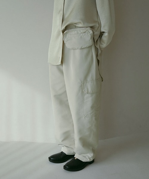 ETRE TOKYO（エトレトウキョウ）の「ウエストバッグパディングワークパンツ（その他パンツ・レディース・ホワイト/ネイビー・S/M）」の2枚目の写真