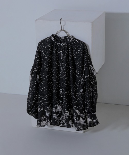 ROSE BUD(ローズバッド)の「カットジャカードブラウス(シャツ/ブラウス・レディース・ベージュ/ブラック・ONE SIZE)」の10枚目の写真